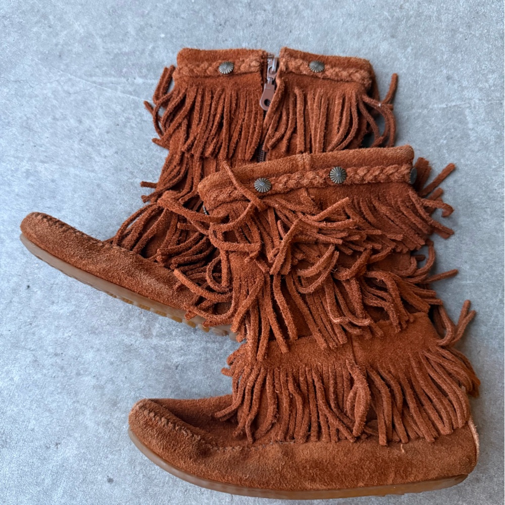 Minnetonka Layered Fringe Suede Boots